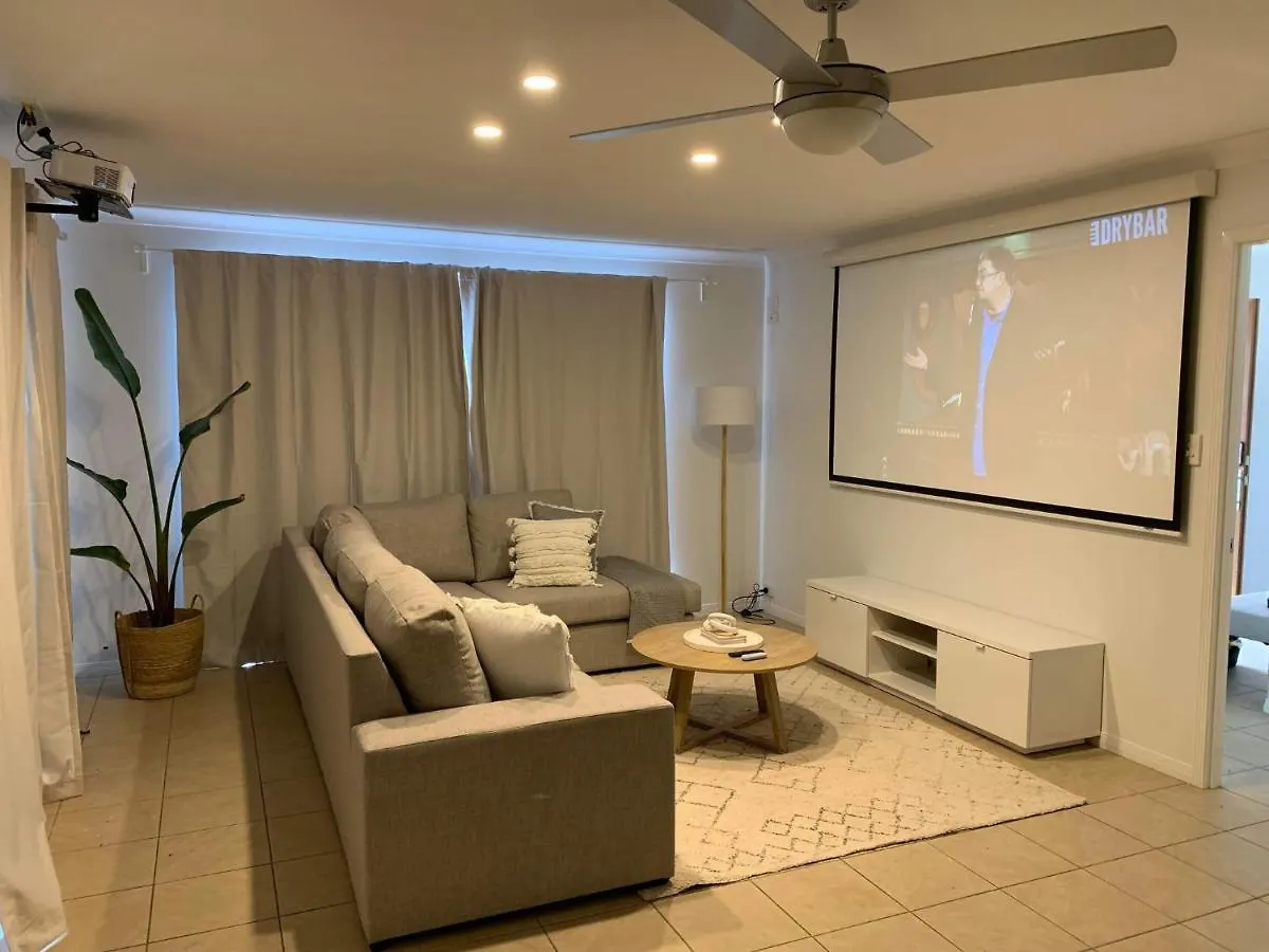 Gold Coast Uninterrupted Uphill View & Big Pool Villa