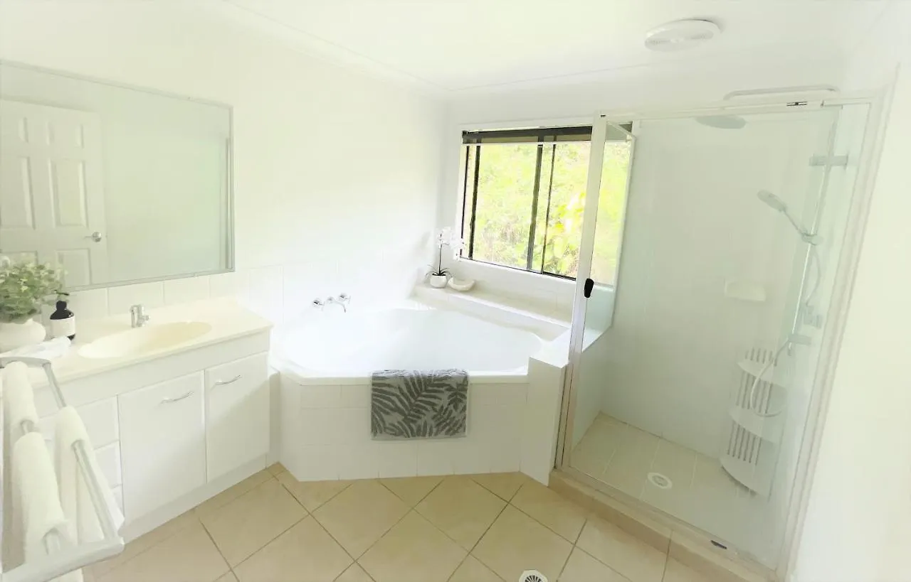 Gold Coast Uninterrupted Uphill View & Big Pool Villa 0*, Gold Coast Australia